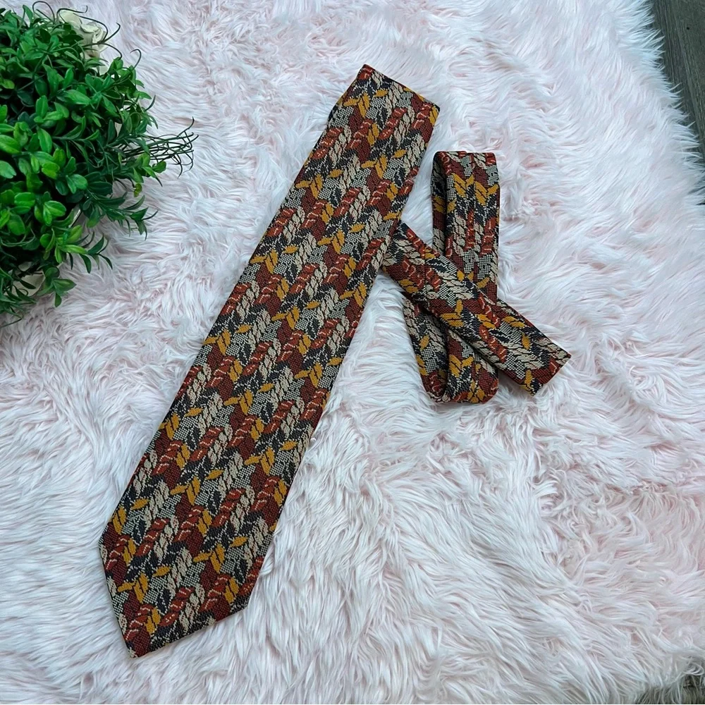 Sears The Men’s Store Vintage 70s Red Yellow Polyester‎ Double Knit Colorful Tie